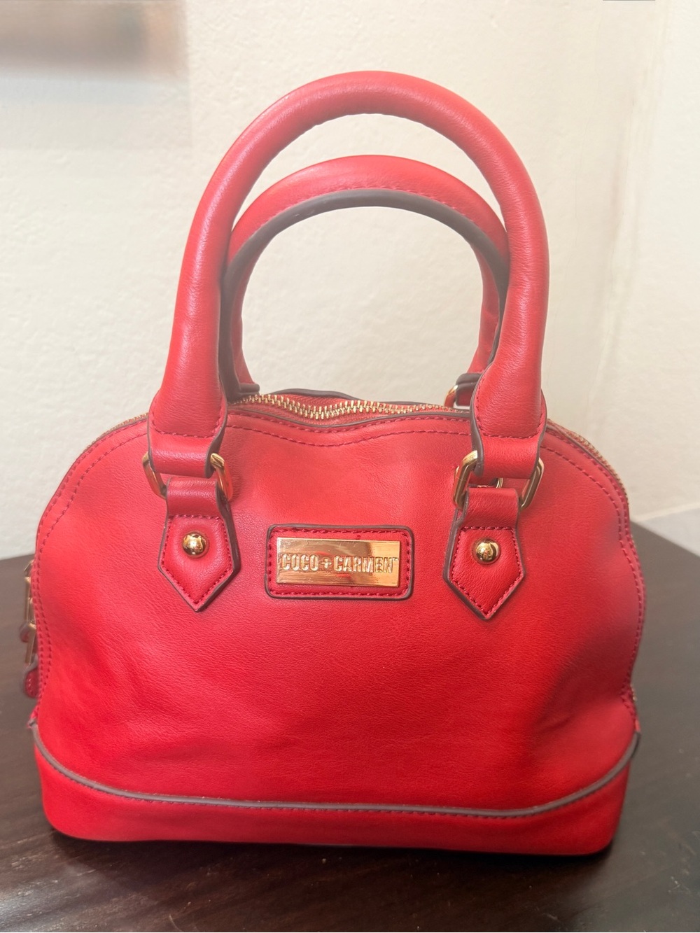 Coco + Carmen Red Dome
Satchel Handbag | Gold
Hardware | rolled handles
EUC - Picture 4 of 12
